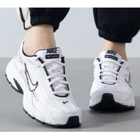 Nike Initiator