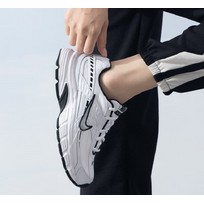 Nike Initiator