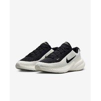 Nike Uplift SC
