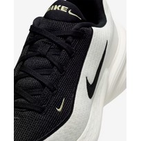 Nike Uplift SC