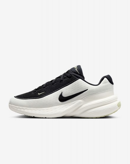 Nike Uplift SC