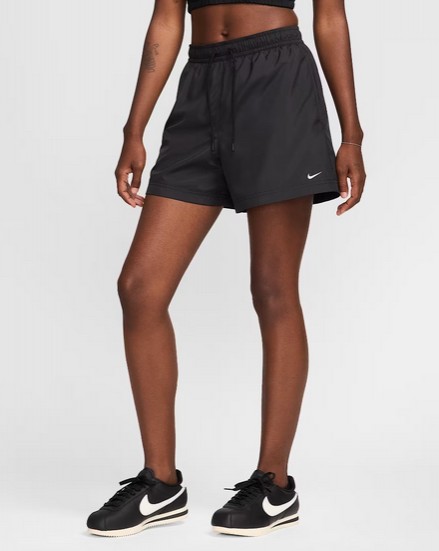 Nike Sportswear Classic Wovens Women's Mid-Rise Shorts