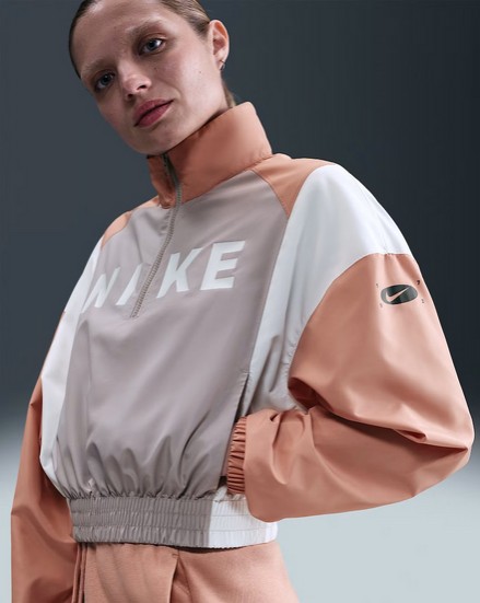 Nike Sportswear Women's Woven Lightweight 1/4-Zip Jacket