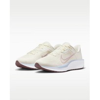 Nike Quest 6