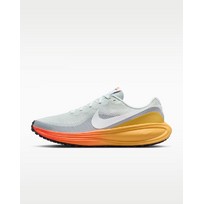 Nike Revolution 8