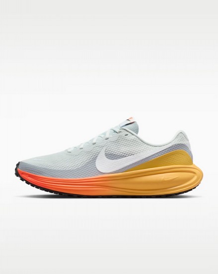 Nike Revolution 8