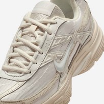 Nike Initiator