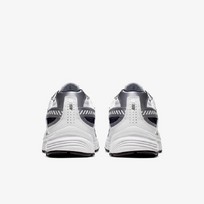Nike Initiator